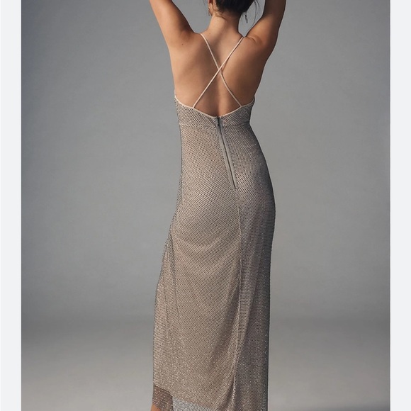 V-Neck Diamond-Mesh Sheath Gown size Medium - Picture 4 of 6